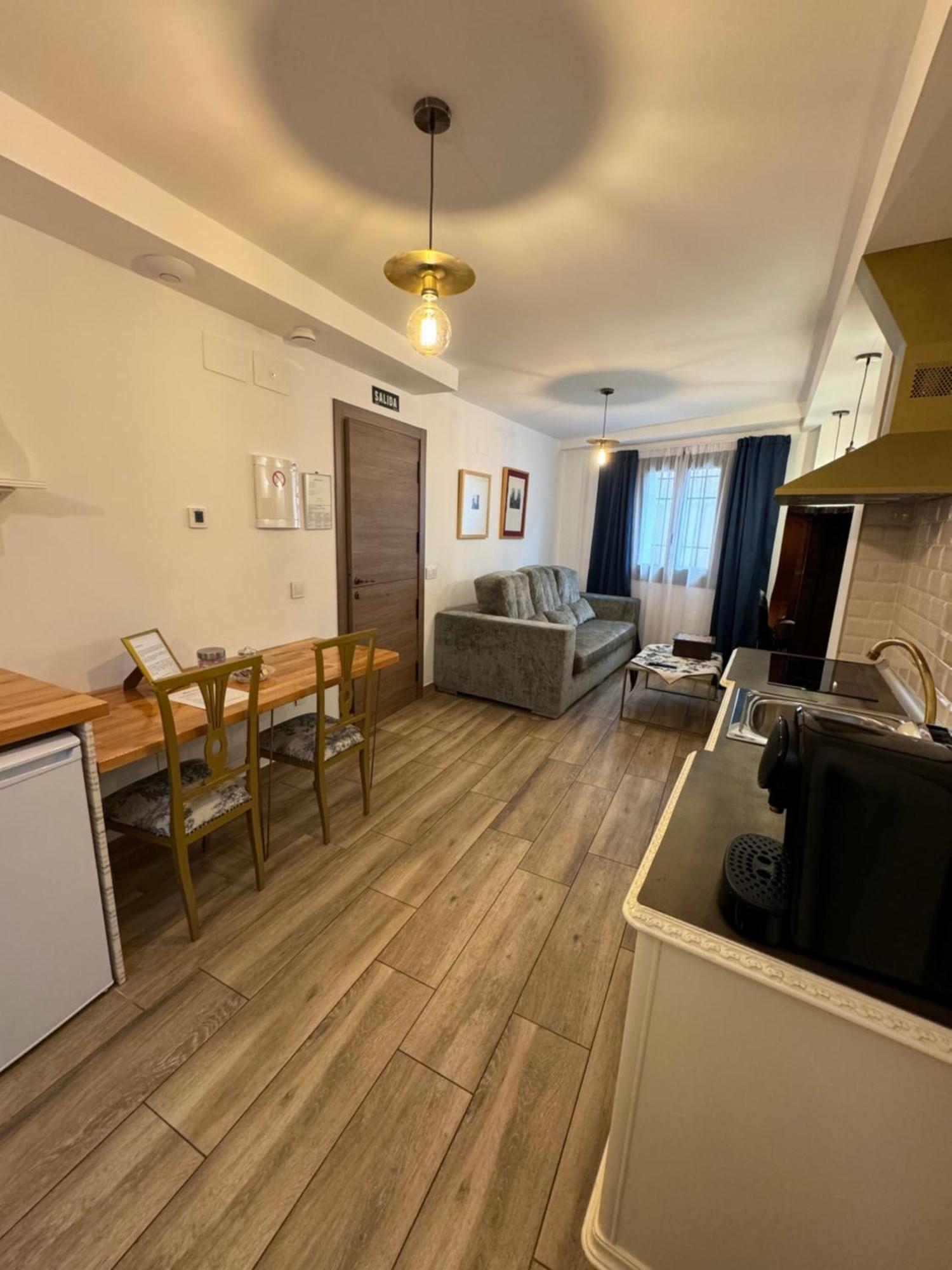 Ateneo Cuenca Suites Con Cocina En El Casco Historico Eksteriør billede