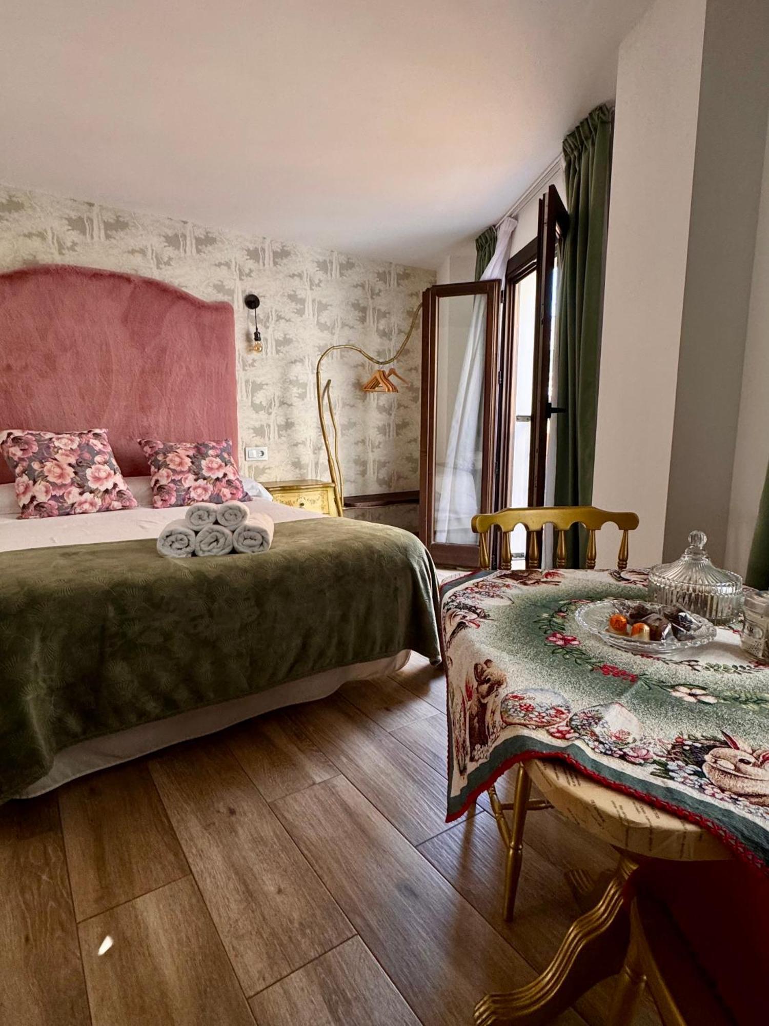 Ateneo Cuenca Suites Con Cocina En El Casco Historico Eksteriør billede